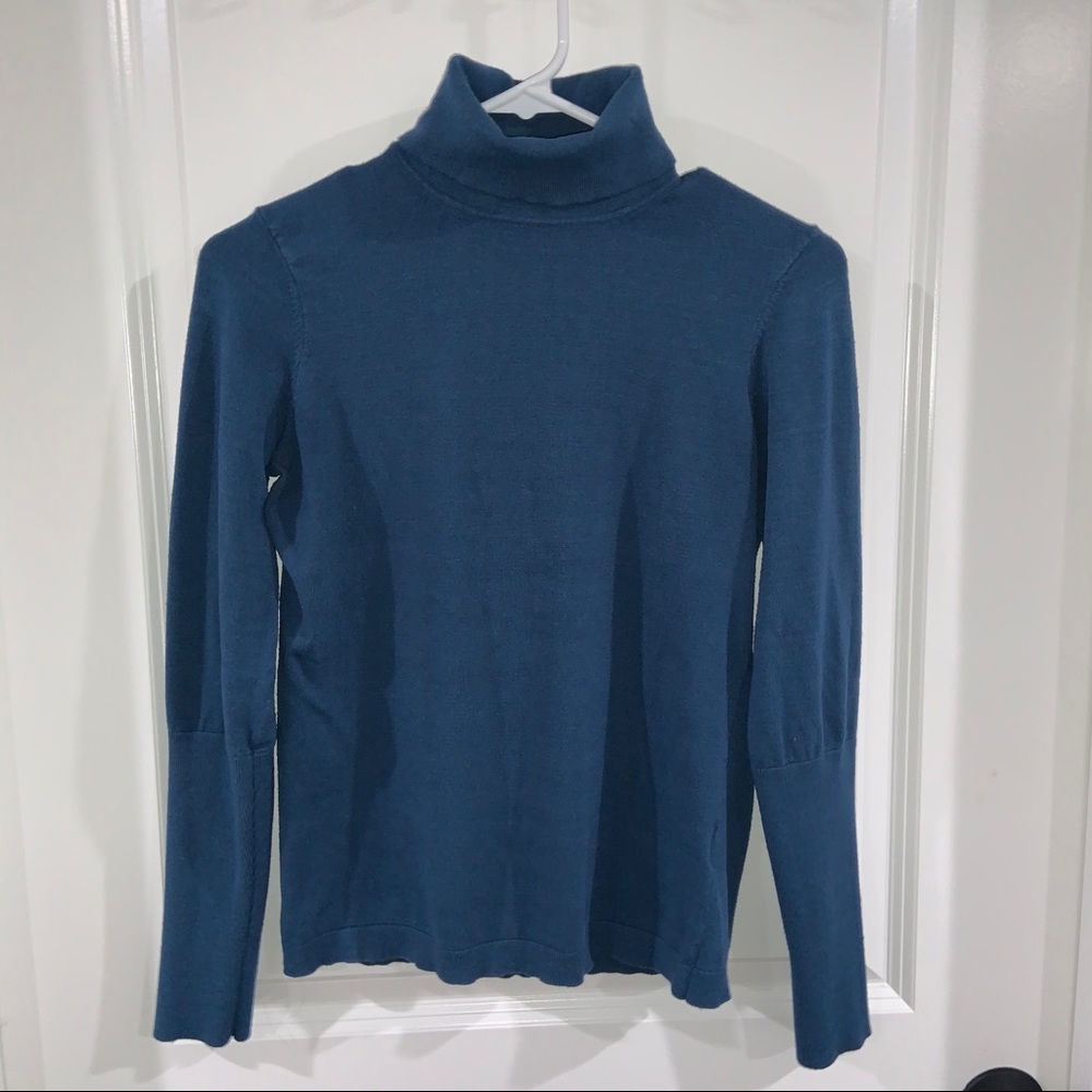 Philosophy turtleneck